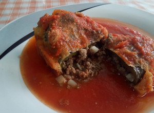 Una foto de Chiles rellenos de carne molida
