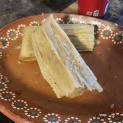 Una foto de Tamales dulces de piña 🍍