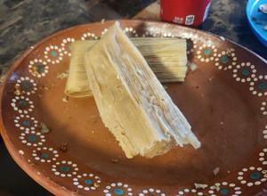 Una foto de Tamales dulces de piña 🍍