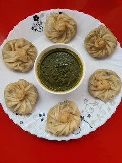 ફરાળી સ્ટીમ મોમોઝ (farali steam momos dhara kitchen recipe) રેસીપી મુખ્ય ફોટો