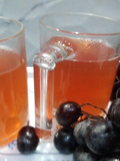 A picture of Black grapes tea.