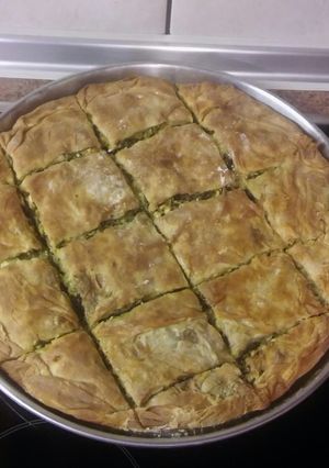 Φωτογραφία της συνταγής Σπανακοτυρόπιτα με χωριάτικο φύλλο