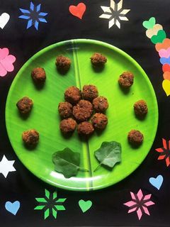 தூதுவளை மட்டன் பால்ஸ் (Thoothuvalai mutton balls recipe in tamil) செய்முறை முக்கிய புகைப்படம்