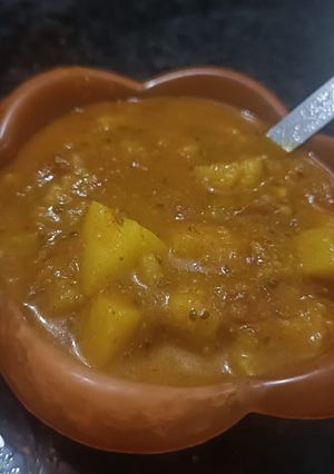 A picture of Aloo tamatar.