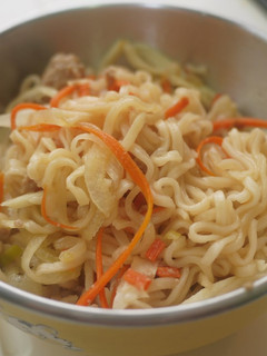 炒泡麵 的食譜成品照片
