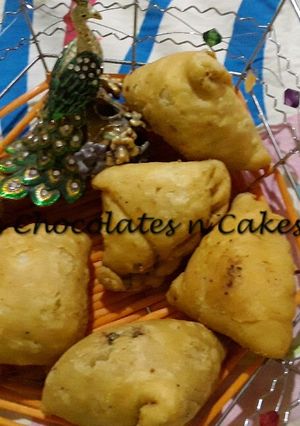 A picture of Traditional Sindhi Bhatia Dry Fruit Samosa "Mewala".