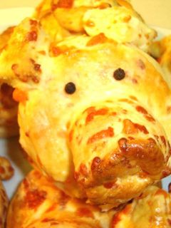Sajtos malacka pogácsa recept fotója