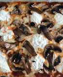 Pizza con base de coliflor keto