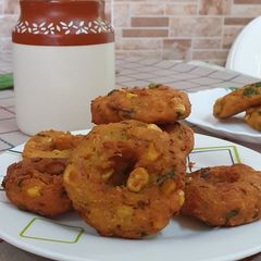A picture of Chana dal and corn wada.