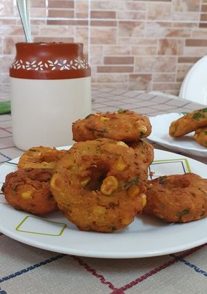 A picture of Chana dal and corn wada.