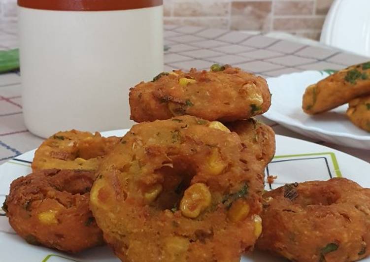 Chana dal and corn wada