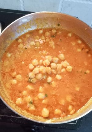 છોલે ચણા સબ્જી (Chhole Chana Sabji Recipe In Gujarati) રેસીપી મુખ્ય ફોટો