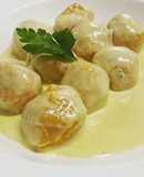 Ñoquis de boniato rellenos de bondiola con salsa roquefort