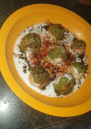 દહીં વડા (Dahiwada Recipe In Gujarati) રેસીપી મુખ્ય ફોટો