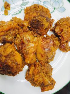 Hình của món Gà kho sả ớt.