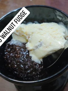 ચોકલેટ અખરોટ ફુજ(choco walnut fudge recipe in Gujarati) રેસીપી મુખ્ય ફોટો