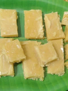 மைசூர் பாக் (Mysore pak recipe in tamil) செய்முறை முக்கிய புகைப்படம்