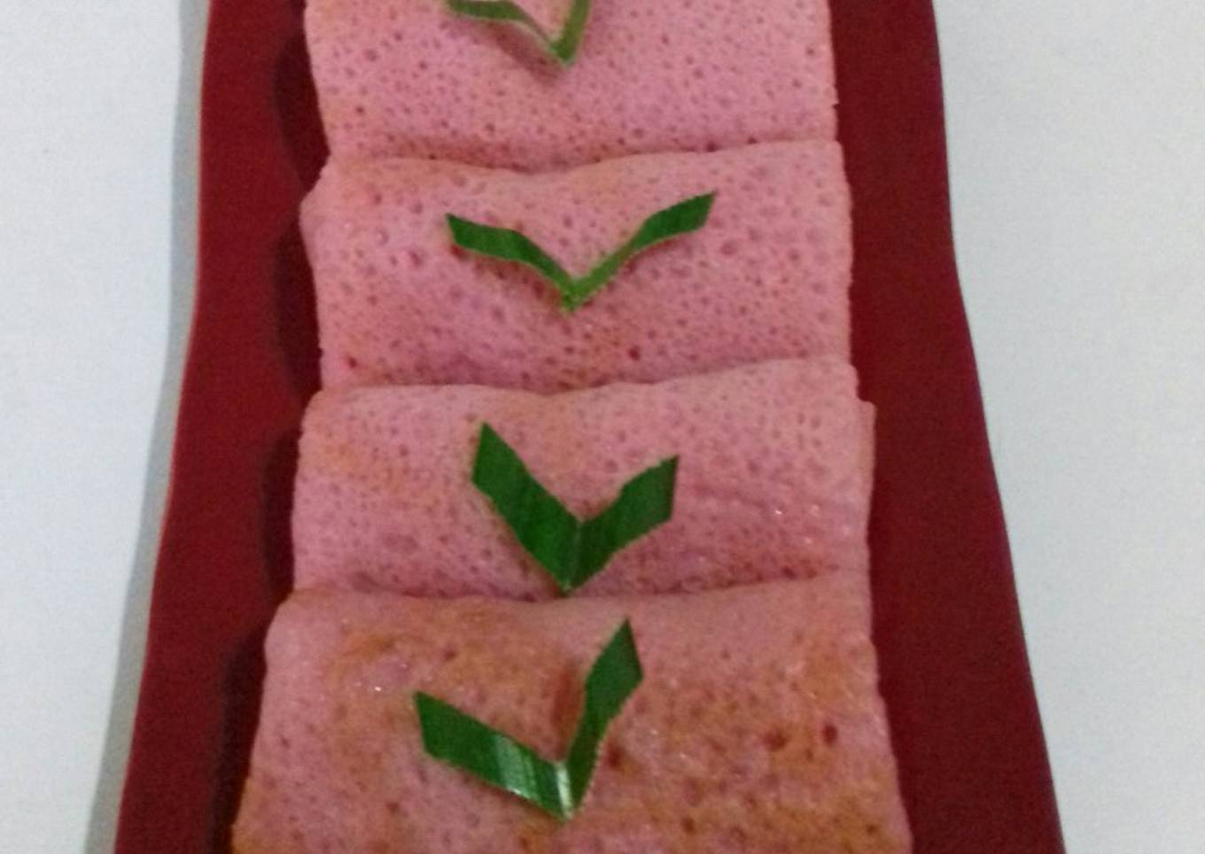 Dadar Gulung Buah Naga Unti Kelapa Jagung