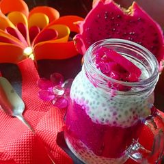 A picture of Pitaya chia pudding.