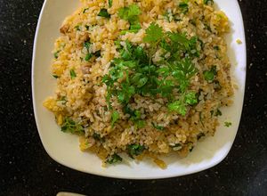 Hình của món Cơm chiên trứng thịt.