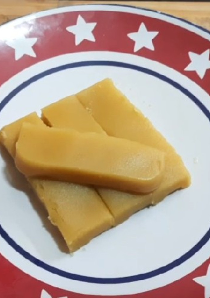 நெய் மைசூர் பாக்(Ghee mysorepak recipe in tamil) செய்முறை முக்கிய புகைப்படம்