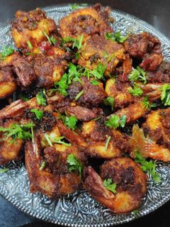 कोळंबी मसाला फ्राय (kolambi masala fry recipe in marathi) रेसिपी चे मुख्य फोटो