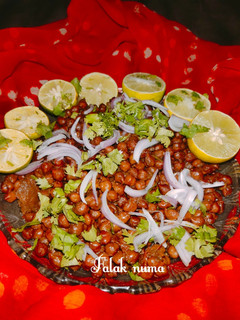 चटपटी चना चाट (chatpati chana chaat recipe in hindi) रेसिपी मुख्य फोटो