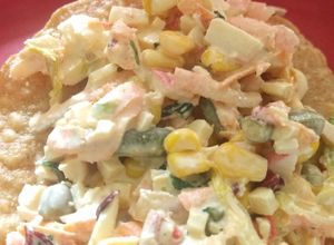 Una foto de Tostadas de Ensalada de Surimi