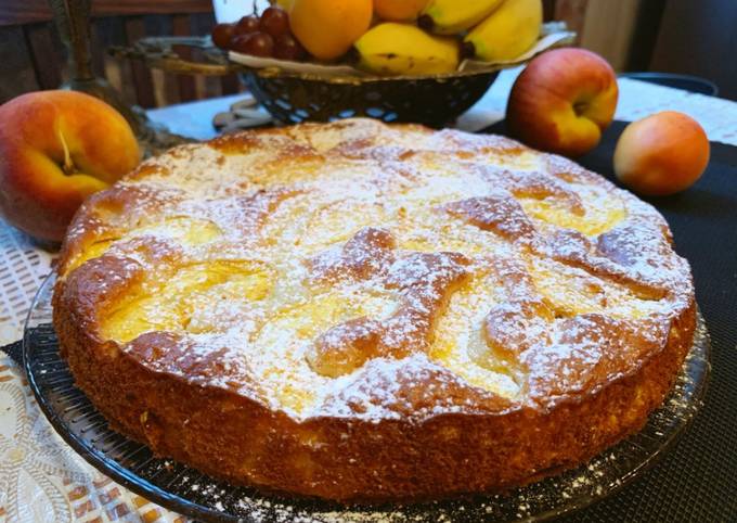 Пирог с яблоками и нектаринами в духовке