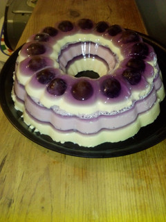 Una foto de Gelatina de uva & tres leches