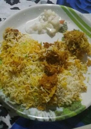 A picture of Chicken biryani.