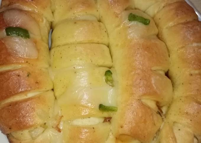 Recipe of Quick Chicken garlic cheese Ring croissant in pateela