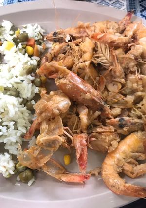 Una foto de Camarones al mojo de ajo