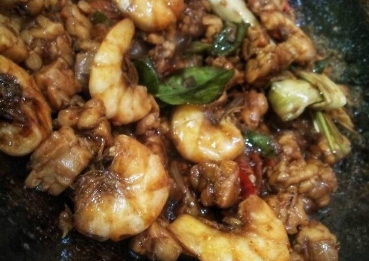 Langkah Mudah untuk Menyiapkan Udang Saos kecap, Menggugah Selera