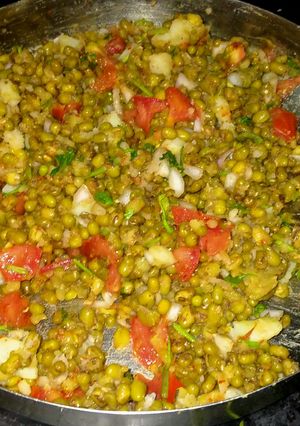 A picture of Moong chaat.