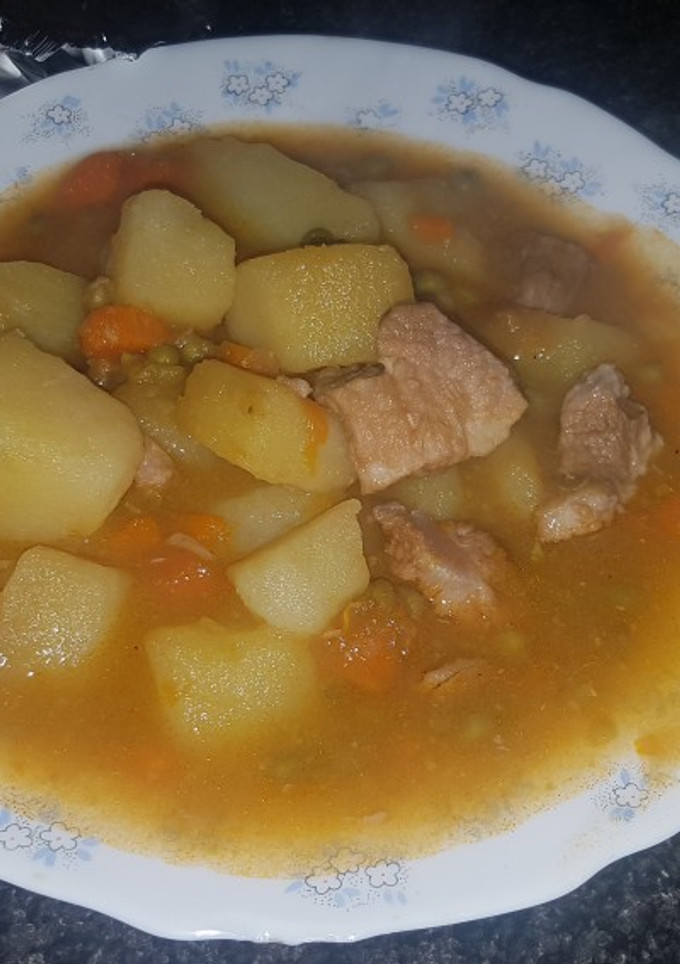 Una foto de Estofado de ternera con verduras en parisien y olla rápida
