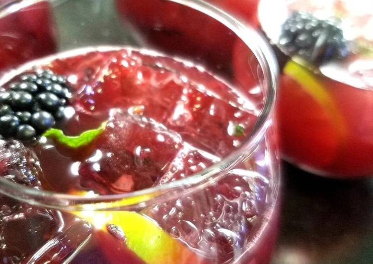 How to Prepare Quick Blackberry Smash