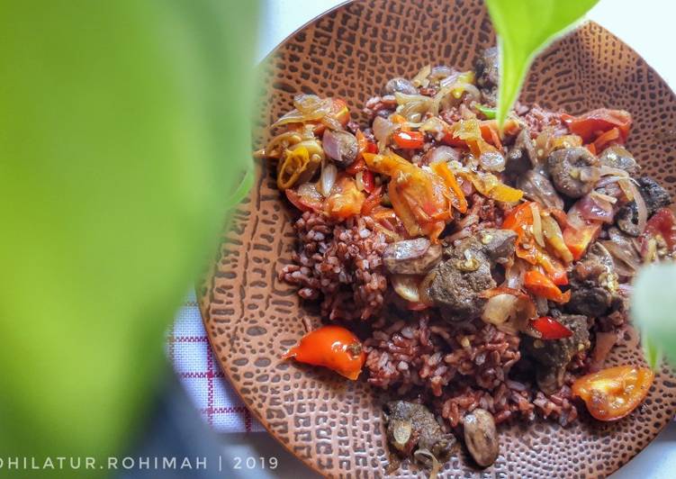 Nasi merah tumis ati
