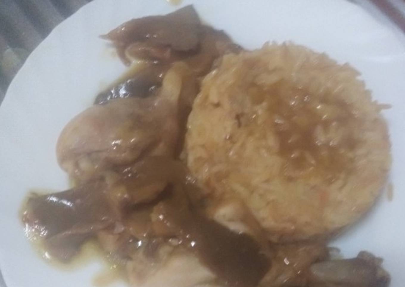 Pollo a la sopa de cebolla