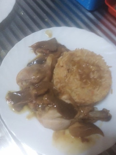 A picture of Pollo a la sopa de cebolla.