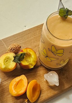 صورة لوصفة سموذي الخوخ والمشمش