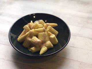 涼拌胡麻玉米筍