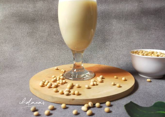 Susu Sari Kacang Kedelai (segar, tidak langu)