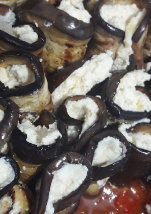 Una foto de Rollitos de berenjenas y ricota