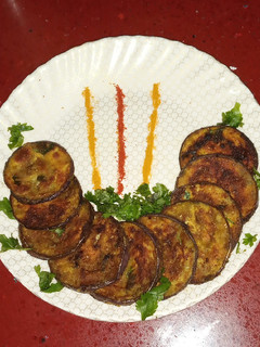बैंगन भाजा (baingan bhaja recipe in Hindi) रेसिपी मुख्य फोटो