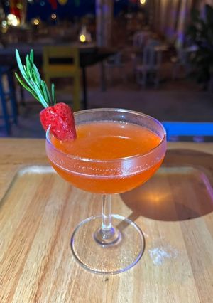 รูปของ Strawberry bee