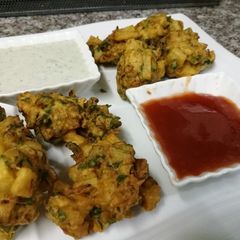 A picture of Vegetables fritters.