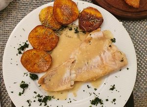 Una foto de Abadejo con salsa de mostaza y miel
