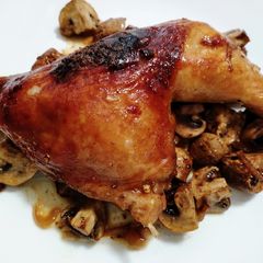 A picture of Chicken and mushroom tray bake.