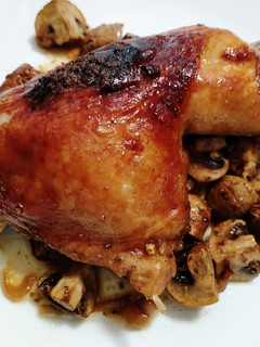 A picture of Chicken and mushroom tray bake.